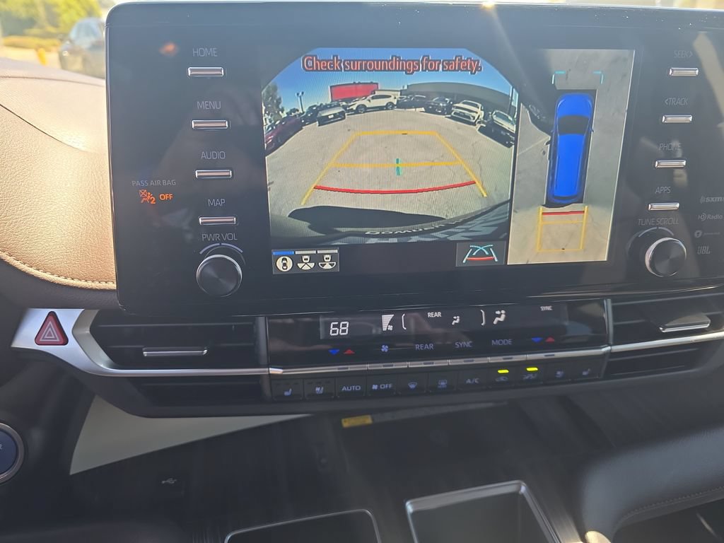 Used 2021 Toyota Sienna Platinum FWD image 19