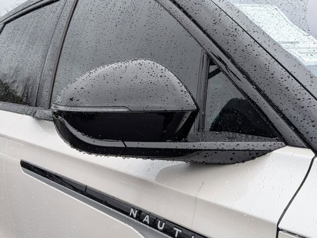 New 2026 Lincoln Nautilus Reserve AWD/4WD image 12