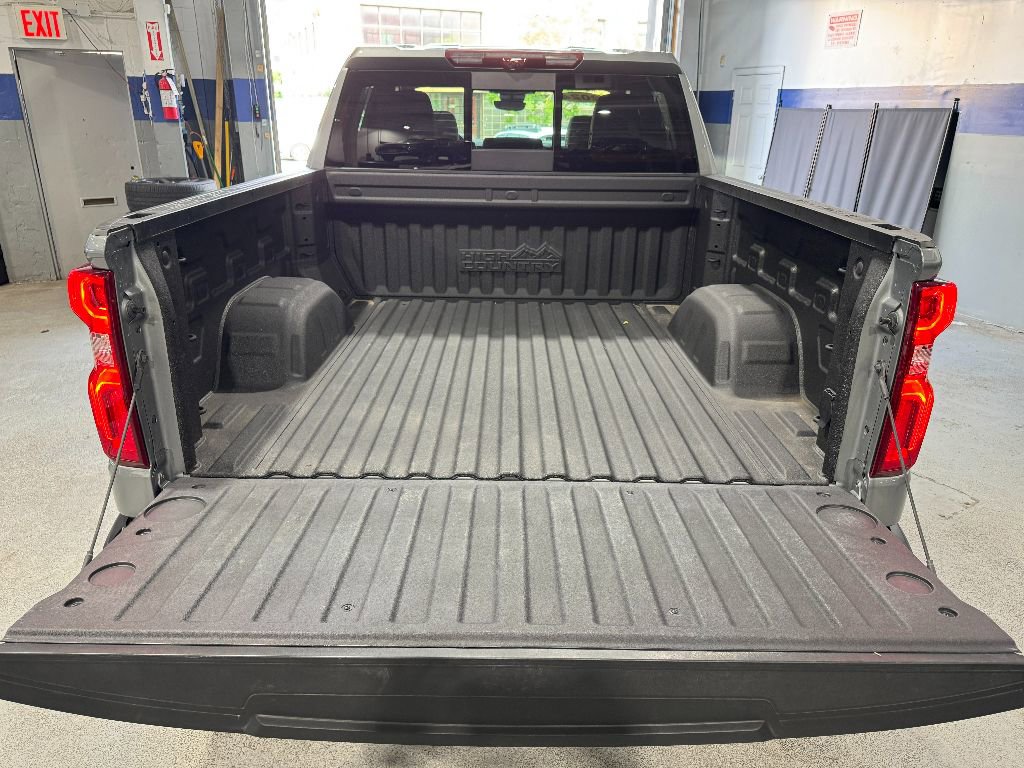 Used 2024 Chevrolet Silverado 1500 High Country w/ Technology Package image 25