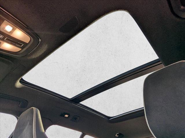 Used 2023 Volvo XC40 B5 Plus w/ Protection Package Premier image 19