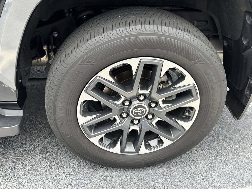 Used 2024 Toyota Sequoia Limited w/ Tow Technology Package AWD/4WD image 12