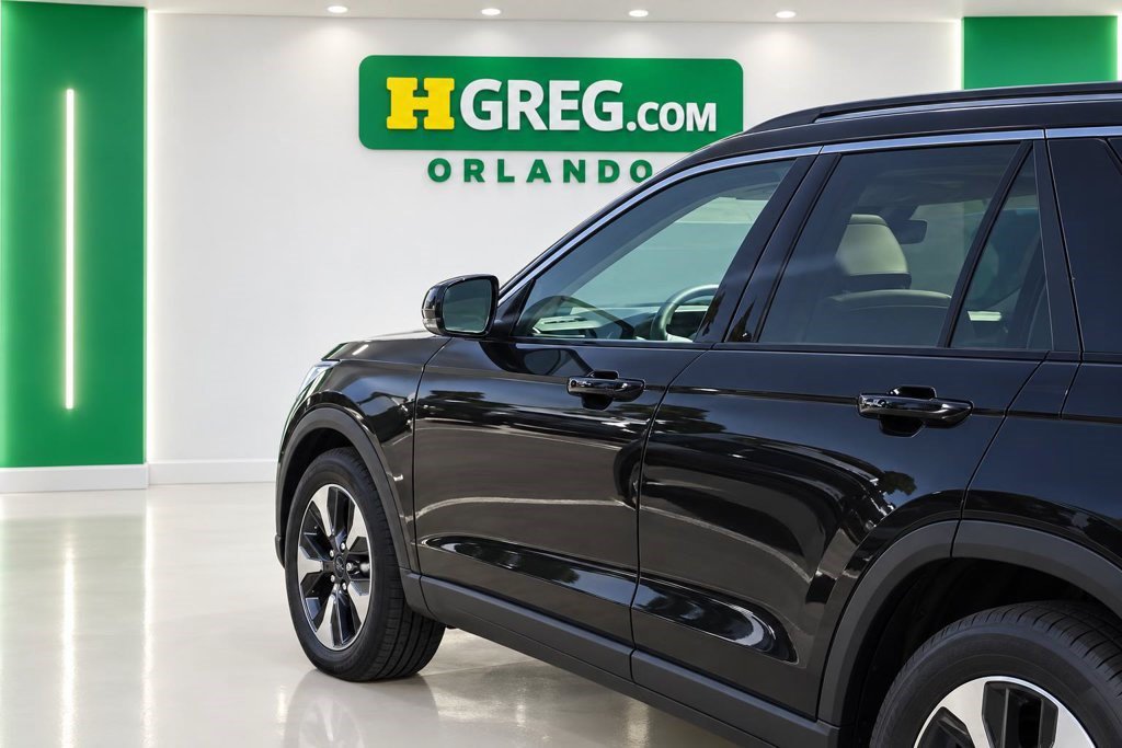 Used 2020 Ford Explorer XLT w/ Equipment Group 202A RWD image 8