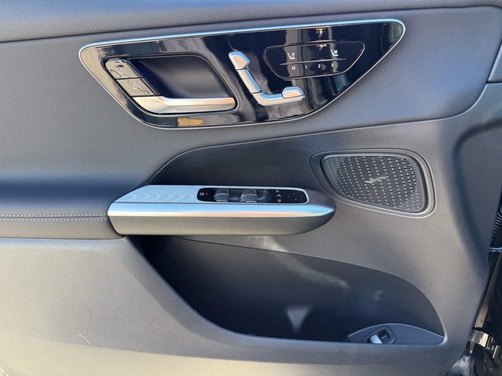 New 2026 Mercedes-Benz GLC 300 image 13