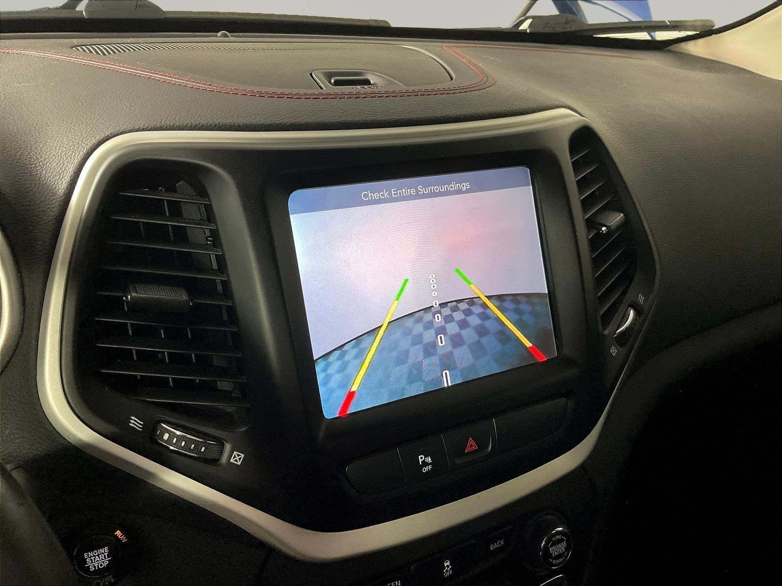 Used 2018 Jeep Cherokee Trailhawk w/ Cold Weather Group AWD/4WD image 14