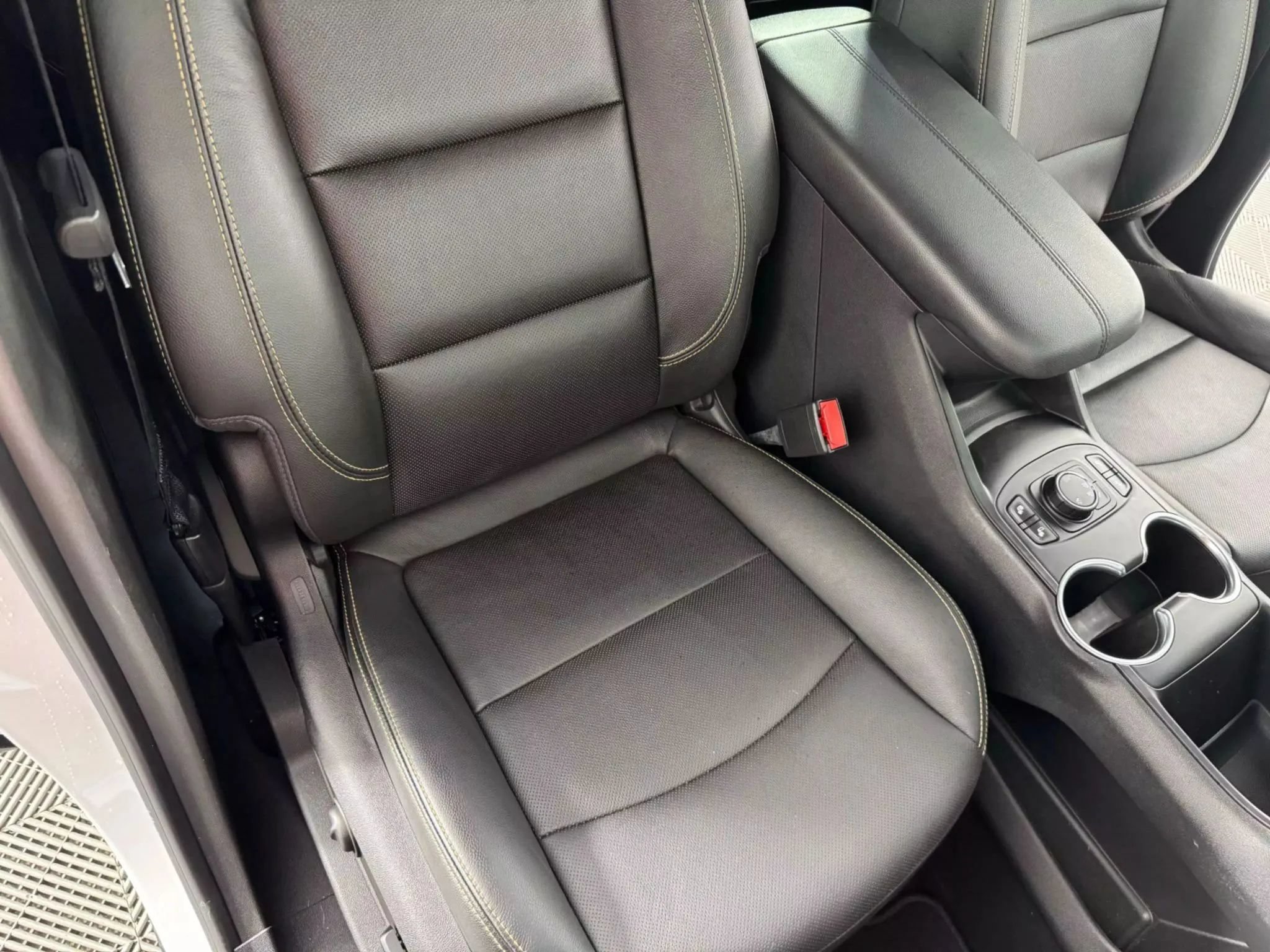 Used 2020 GMC Terrain SLT w/ Preferred Package AWD/4WD image 37