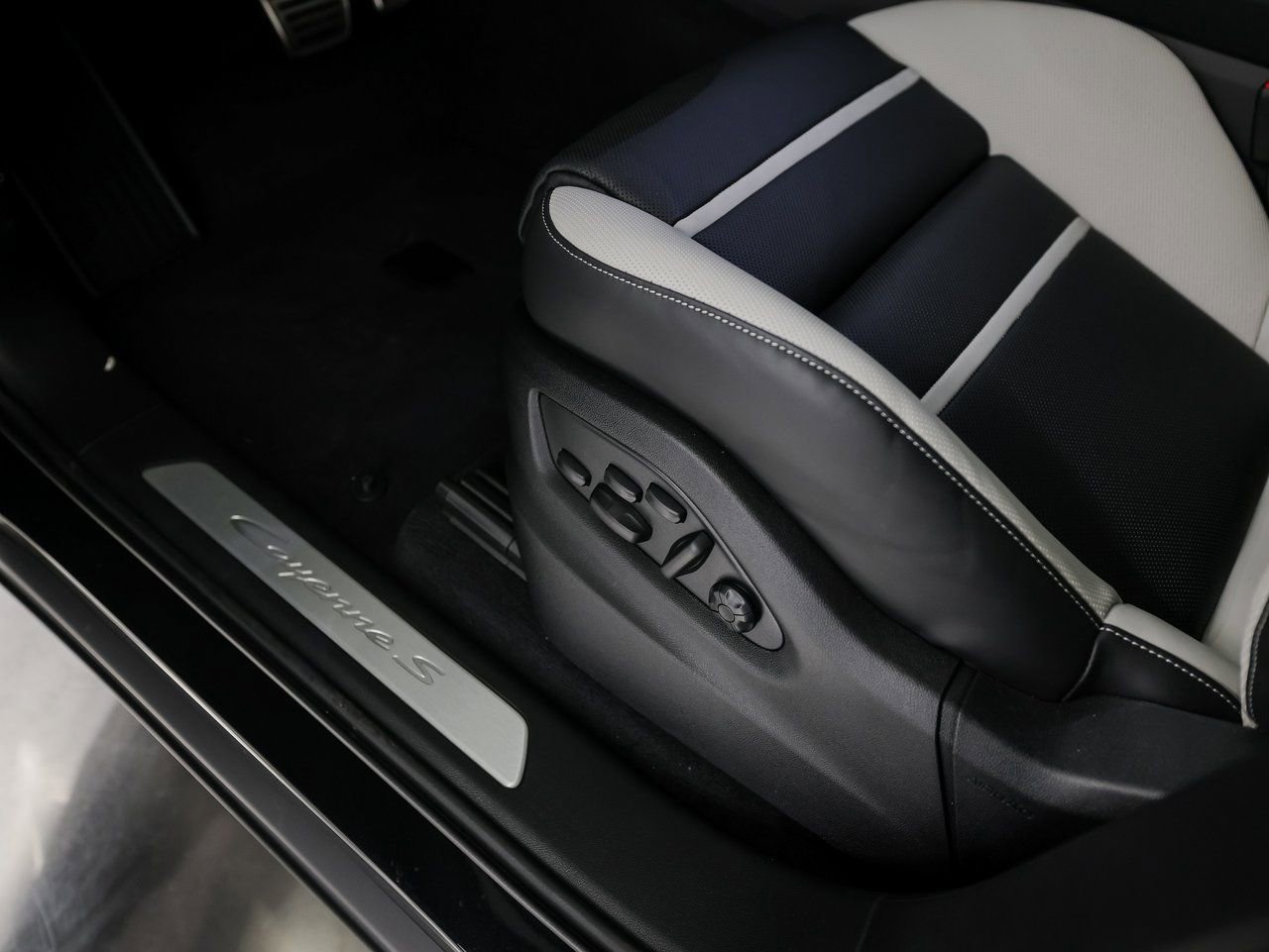 New 2026 Porsche Cayenne S image 14