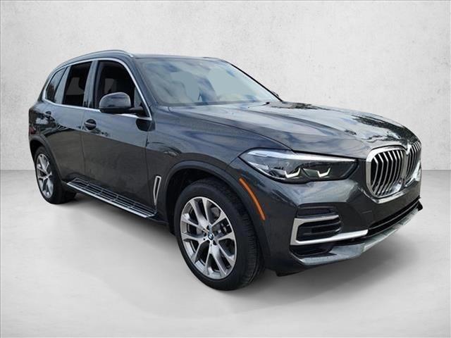 Used 2022 BMW X5 xDrive40i w/ Premium Package image 3
