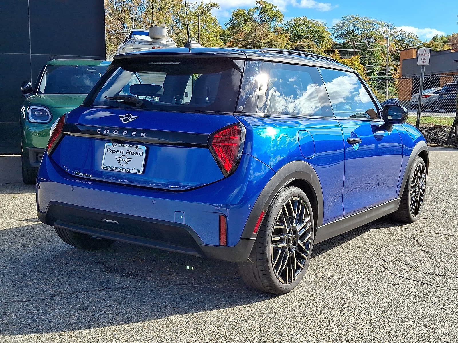 Used 2025 MINI Cooper 2-Door Hardtop FWD image 6