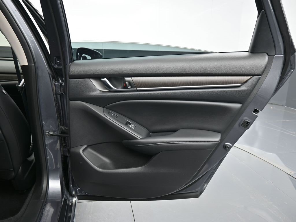 Used 2022 Honda Accord Touring image 38