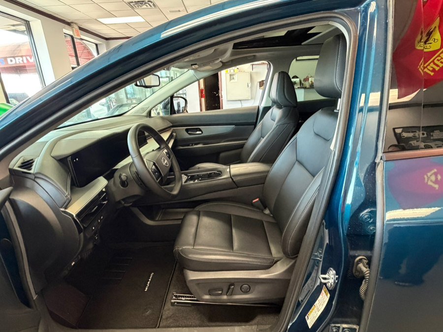 Used 2025 Nissan Murano SL w/ Cargo Package AWD/4WD image 17