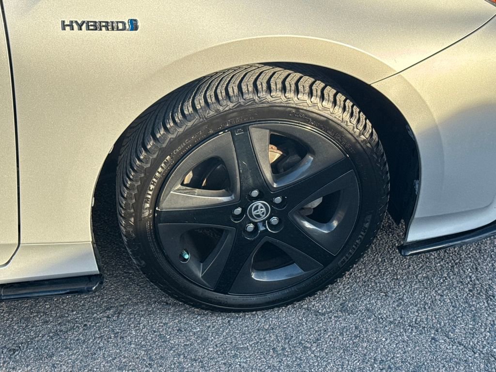 Used 2017 Toyota Prius Three Touring image 40