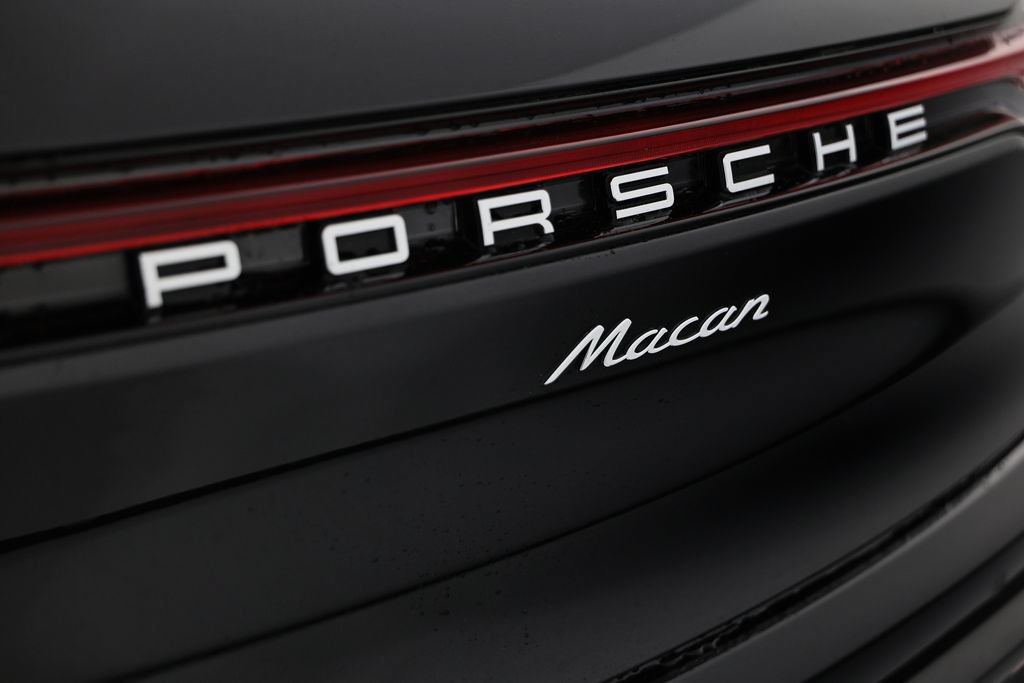 Certified 2026 Porsche Macan AWD/4WD image 14