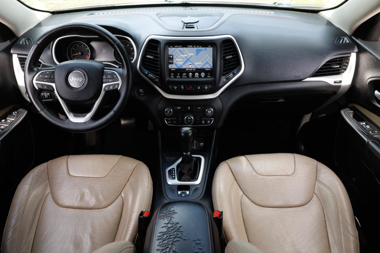 Used 2015 Jeep Cherokee Limited w/ Luxury Group FWD image 2