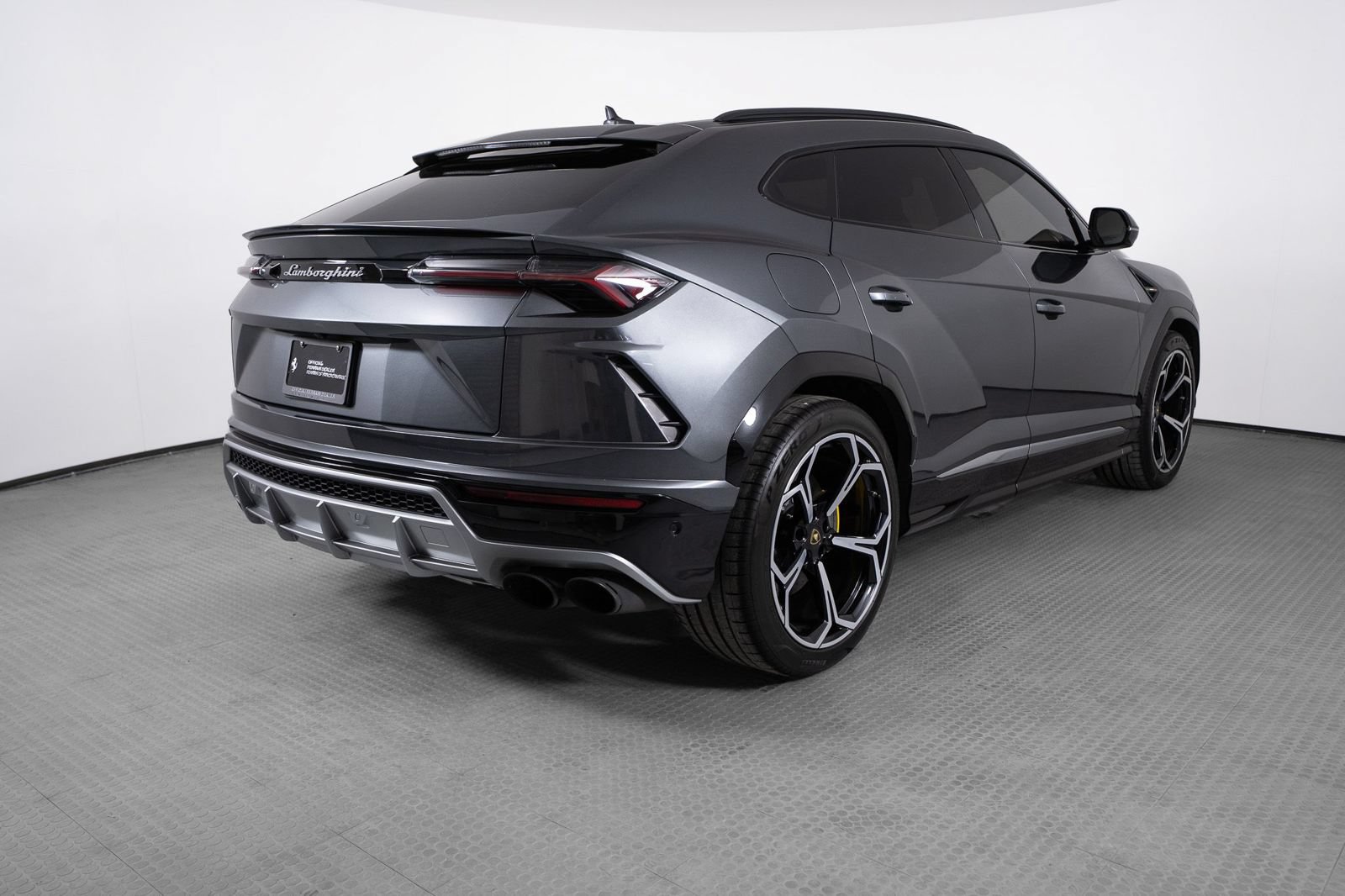 Used 2020 Lamborghini Urus AWD/4WD image 6