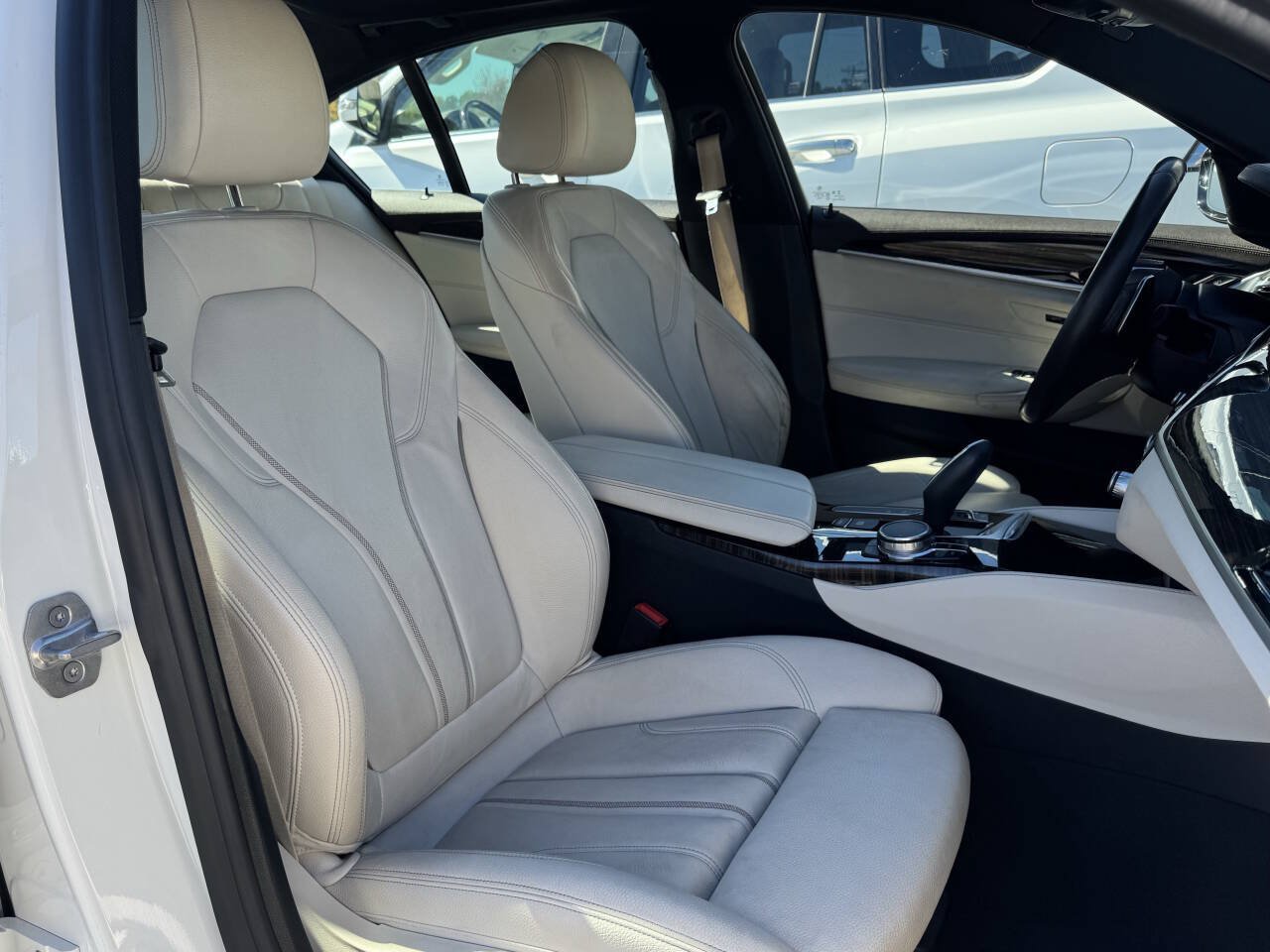 Used 2017 BMW 530i RWD image 10