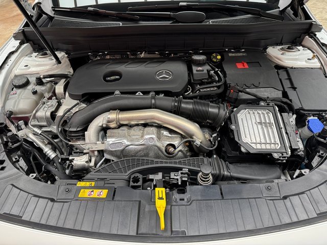 Used 2025 Mercedes-Benz GLB 250 4MATIC image 27