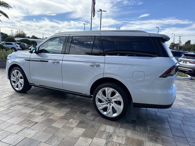 New 2025 Lincoln Navigator Black Label image 4