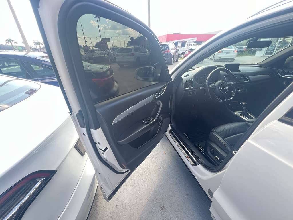Used 2018 Audi Q3 2.0T Premium w/ Convenience Package FWD image 3