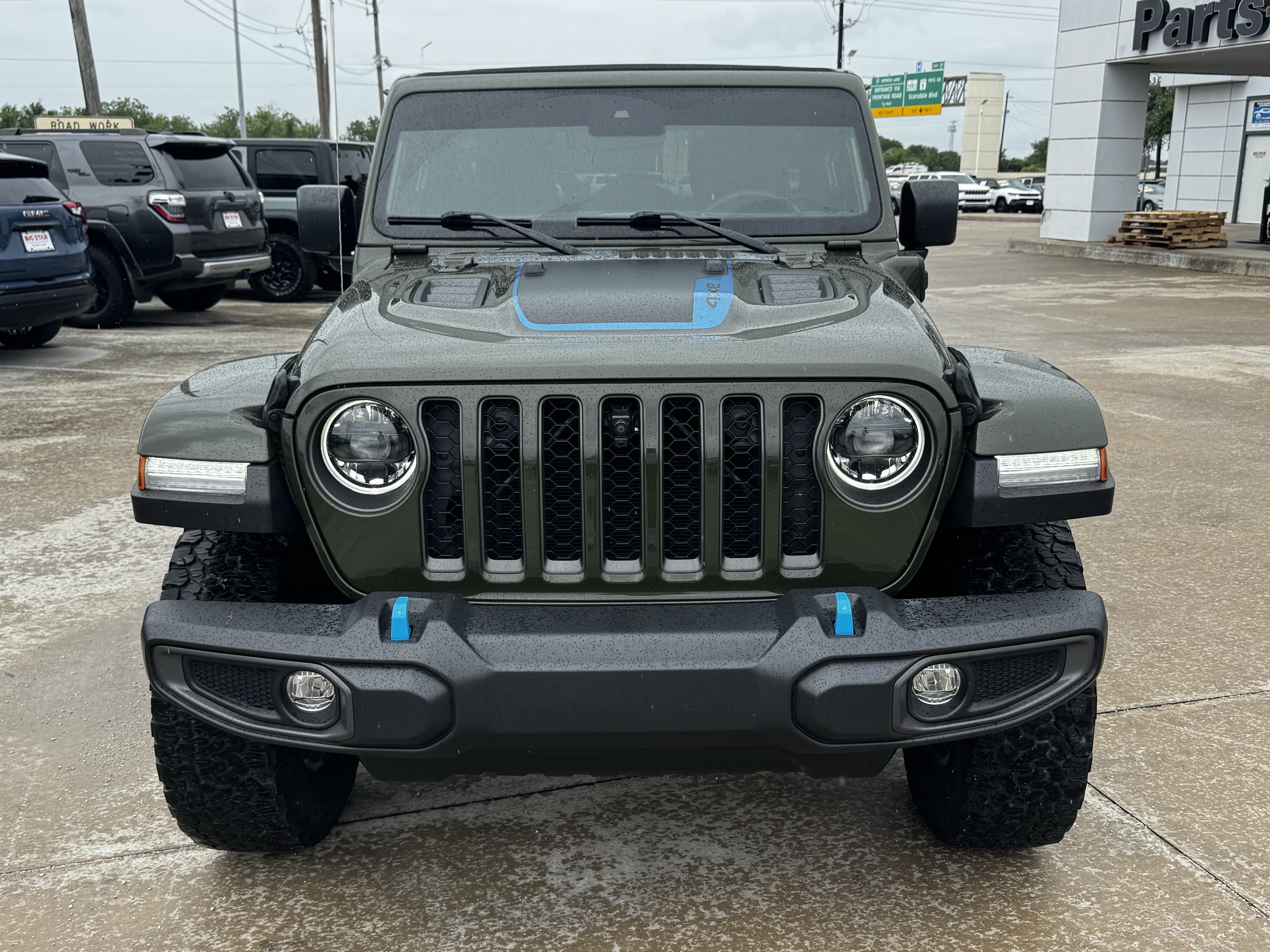 Used 2023 Jeep Wrangler Unlimited Rubicon 4xe w/ Safety Group AWD/4WD image 3