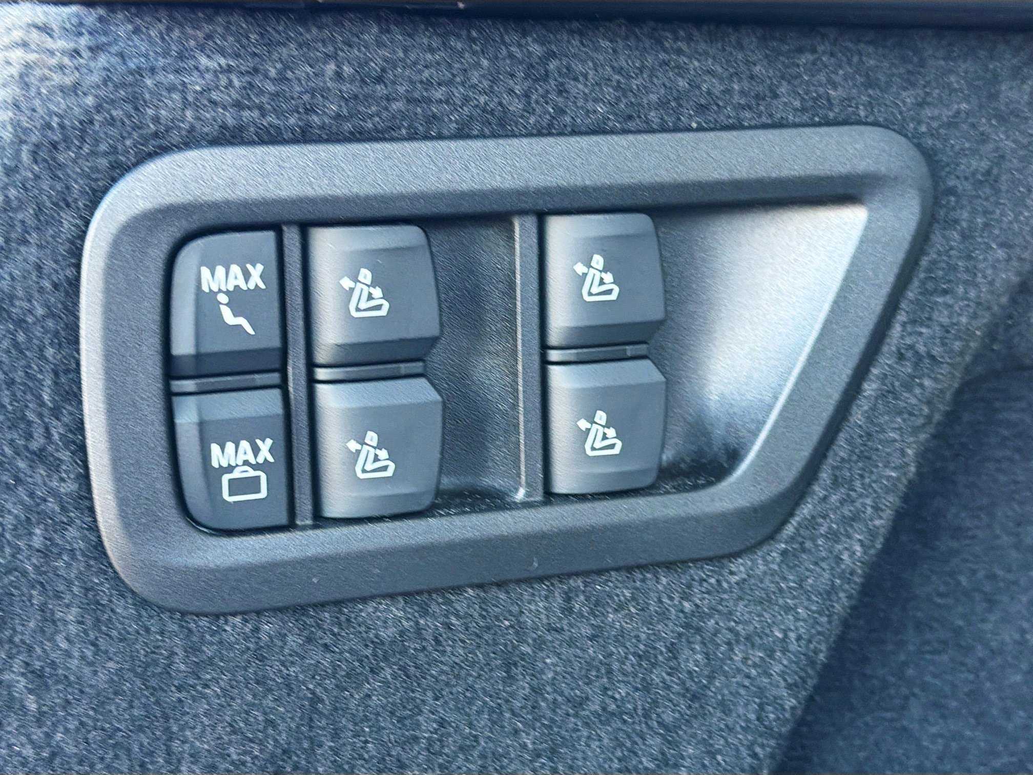 New 2026 BMW X7 M60i image 13