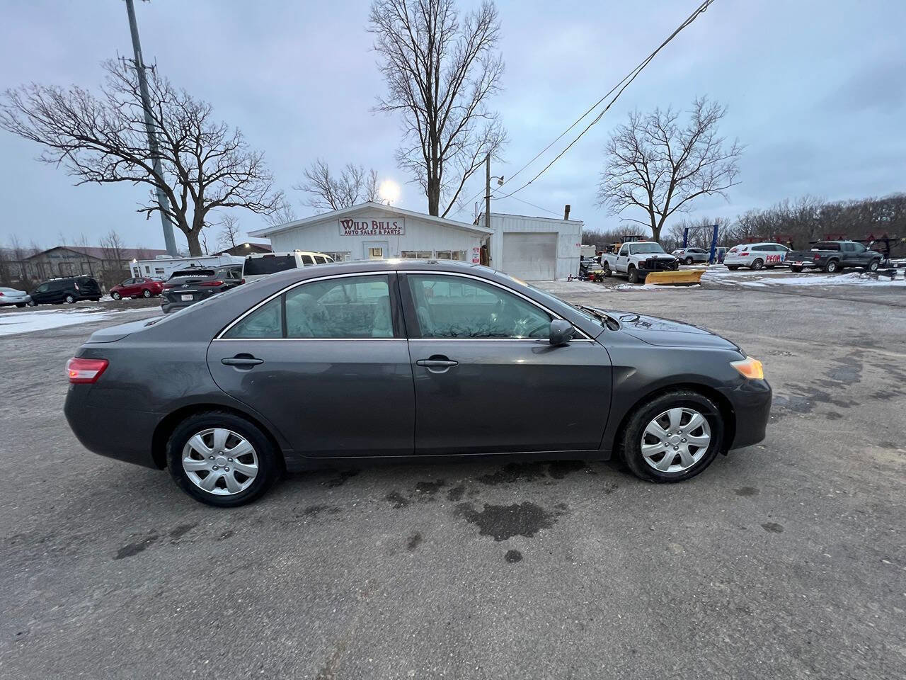 Used 2011 Toyota Camry LE FWD image 5