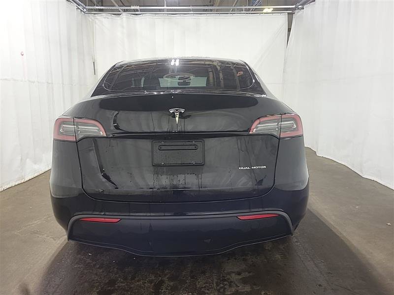 Used 2022 Tesla Model Y Long Range image 5