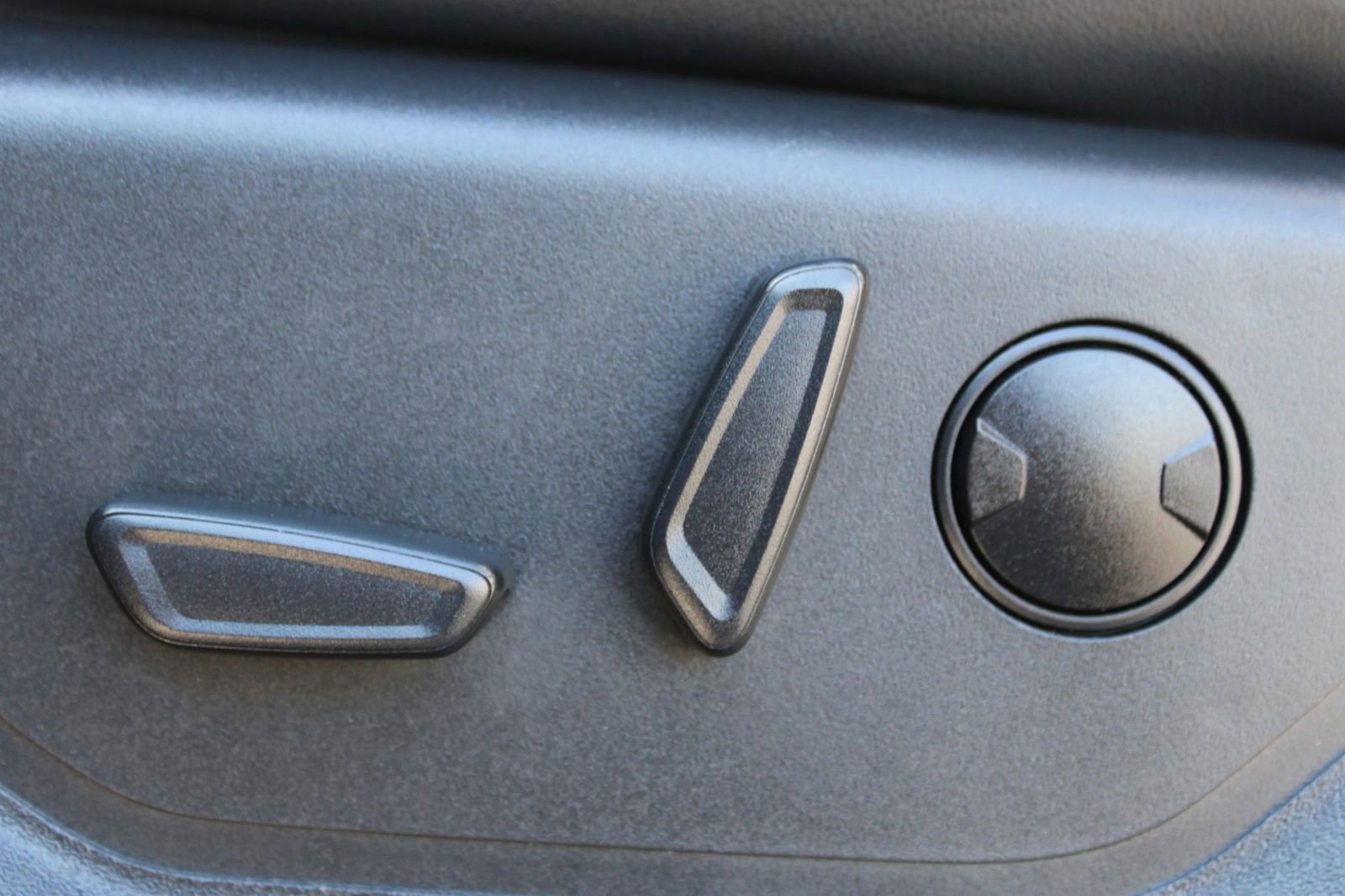 Used 2023 Ford Expedition Max XLT image 11