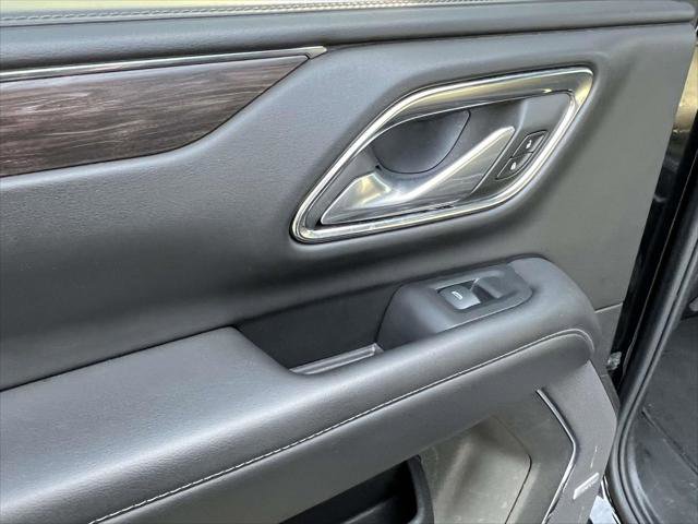Used 2024 Chevrolet Suburban LT image 12