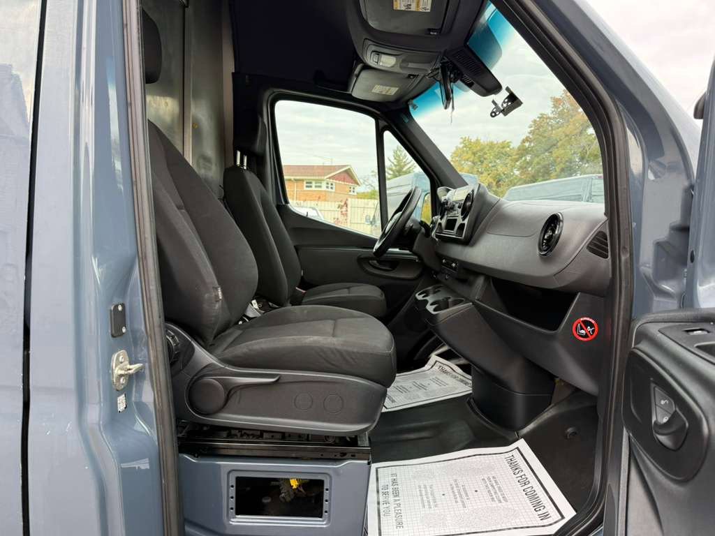 Used 2019 Mercedes-Benz Sprinter 144 image 23