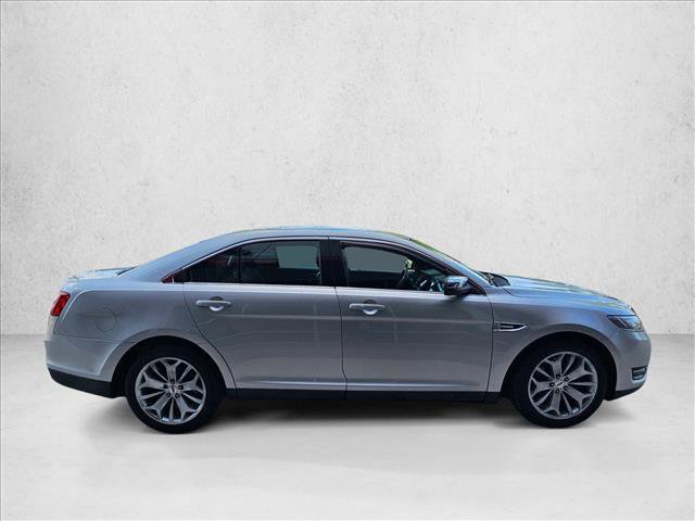 Used 2017 Ford Taurus Limited FWD image 4