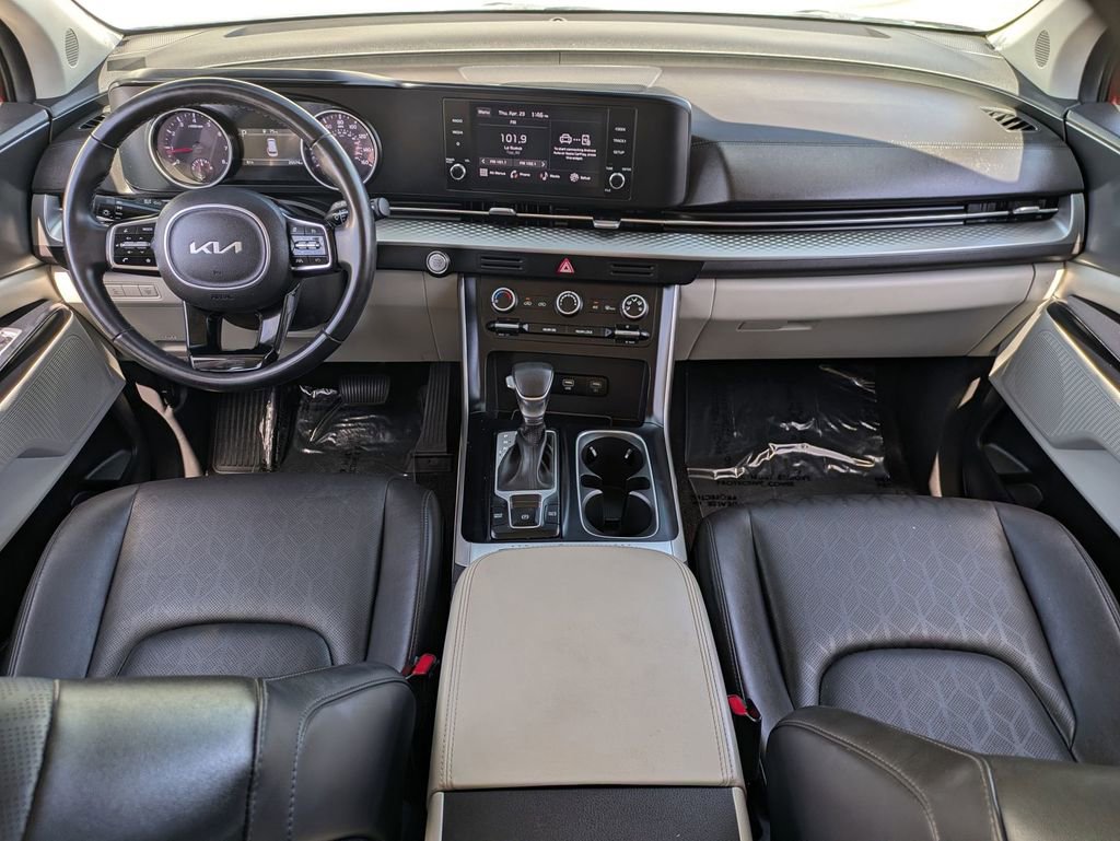 Used 2023 Kia Carnival LX FWD image 25