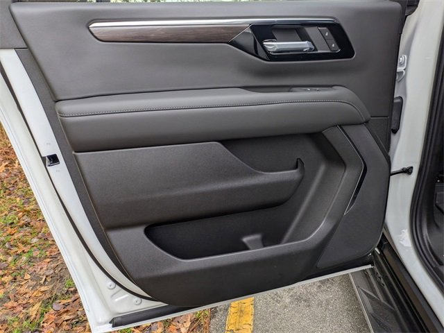 New 2026 Chevrolet Suburban LS image 24