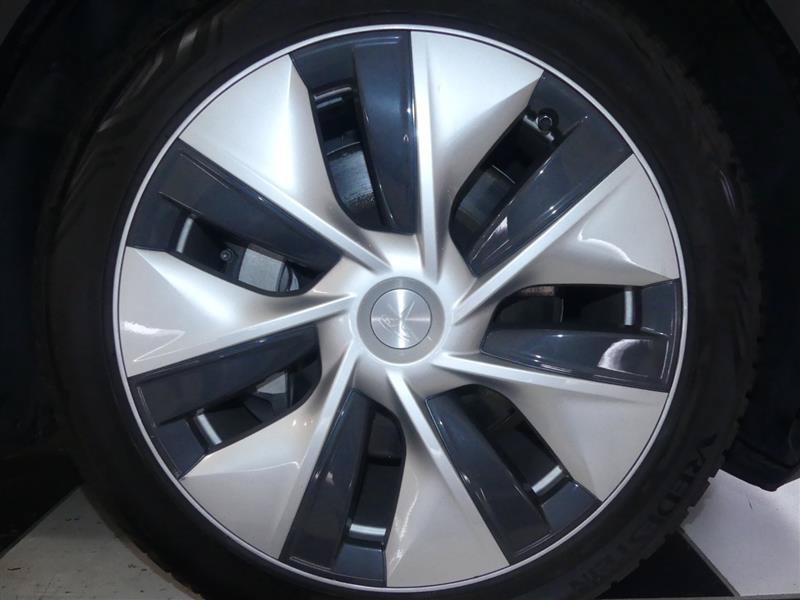 Used 2021 Tesla Model Y Long Range AWD/4WD image 29