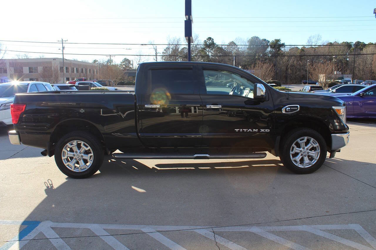 Used 2016 Nissan Titan SL image 3