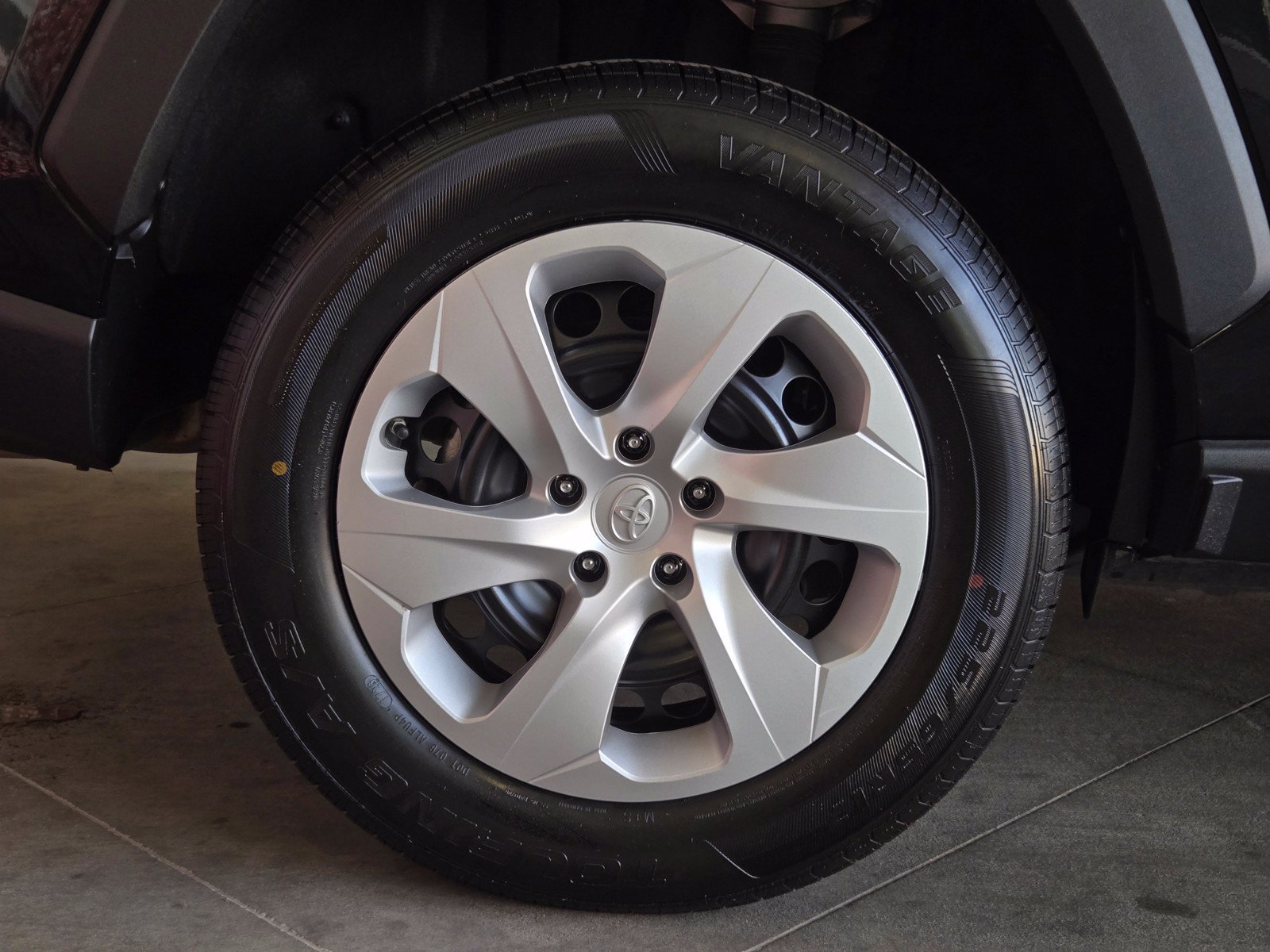 Certified 2025 Toyota RAV4 LE AWD/4WD image 7
