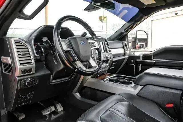 Used 2017 Ford F250 Platinum w/ Platinum Ultimate Package AWD/4WD image 3