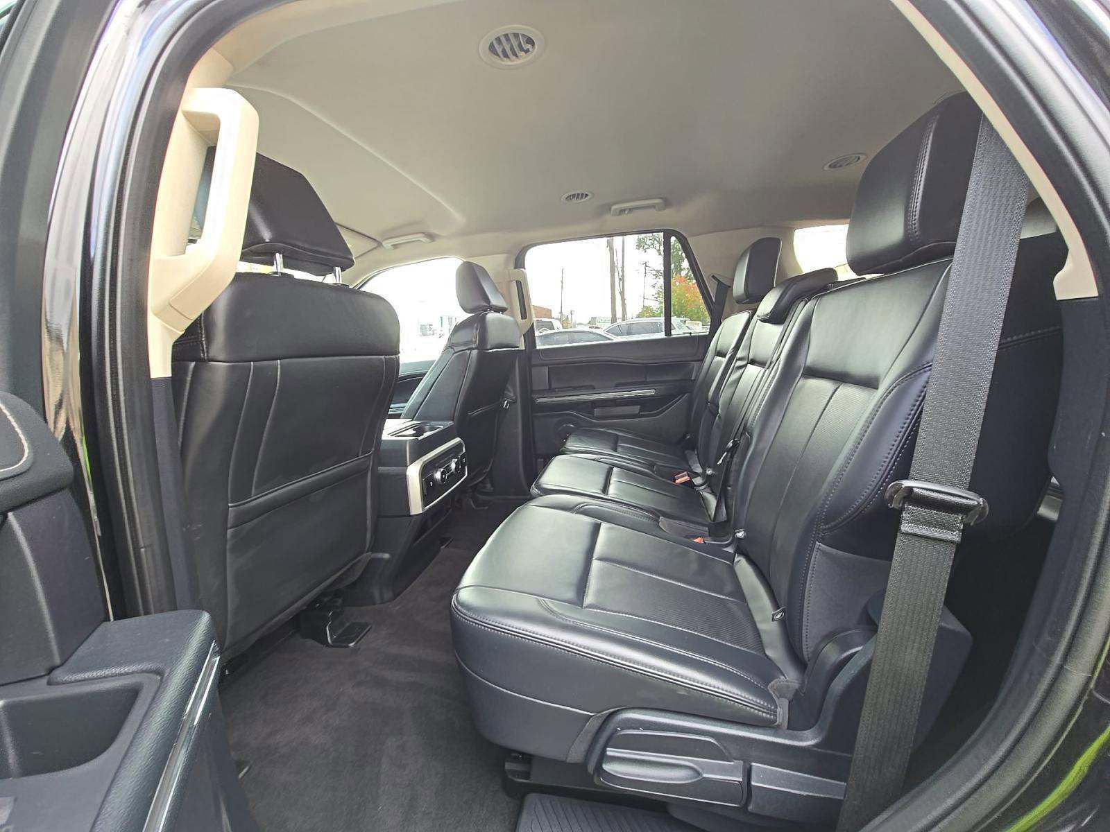 Used 2024 Ford Expedition XLT image 6