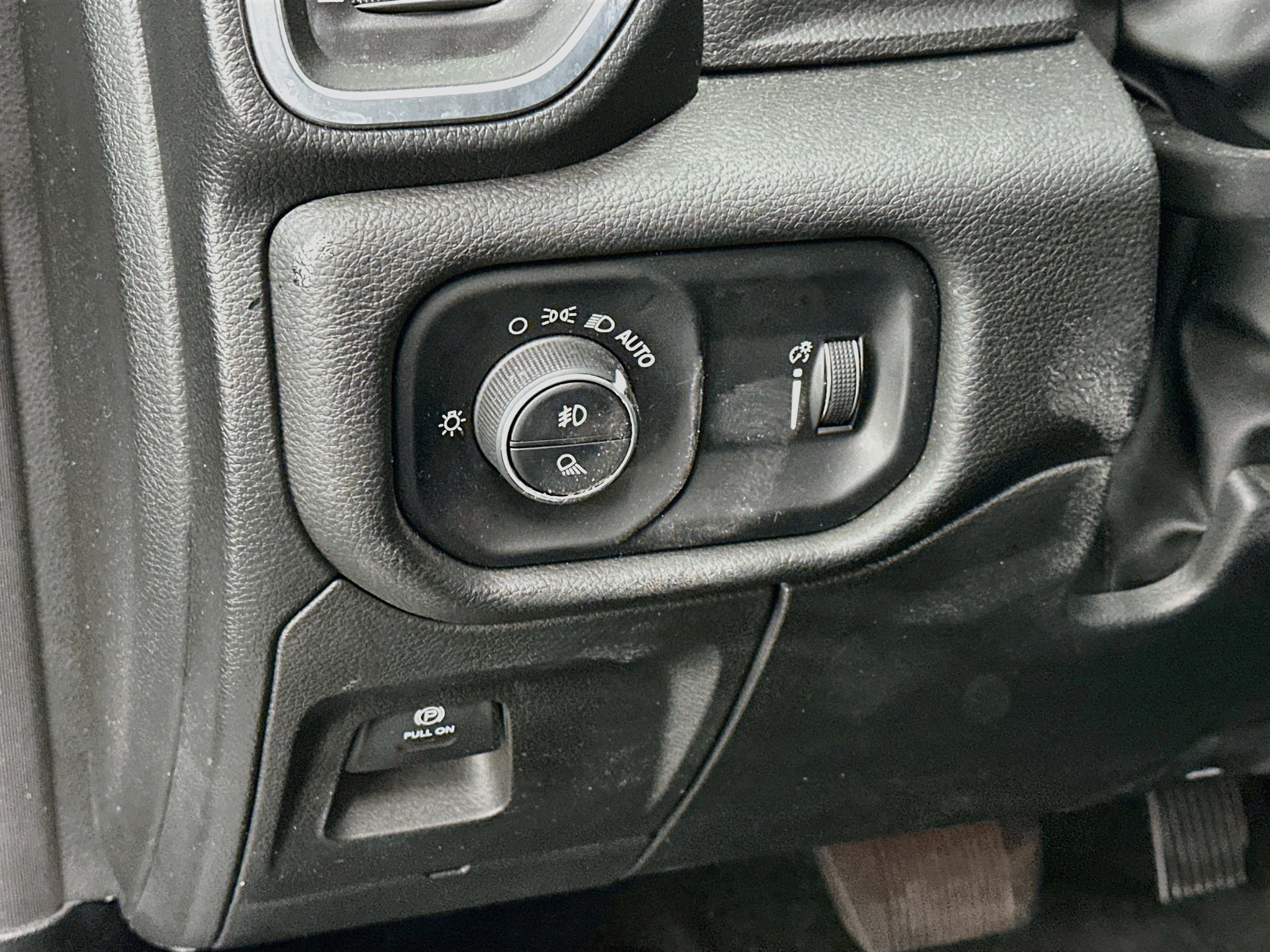 Used 2024 RAM 1500 Big Horn AWD/4WD image 17