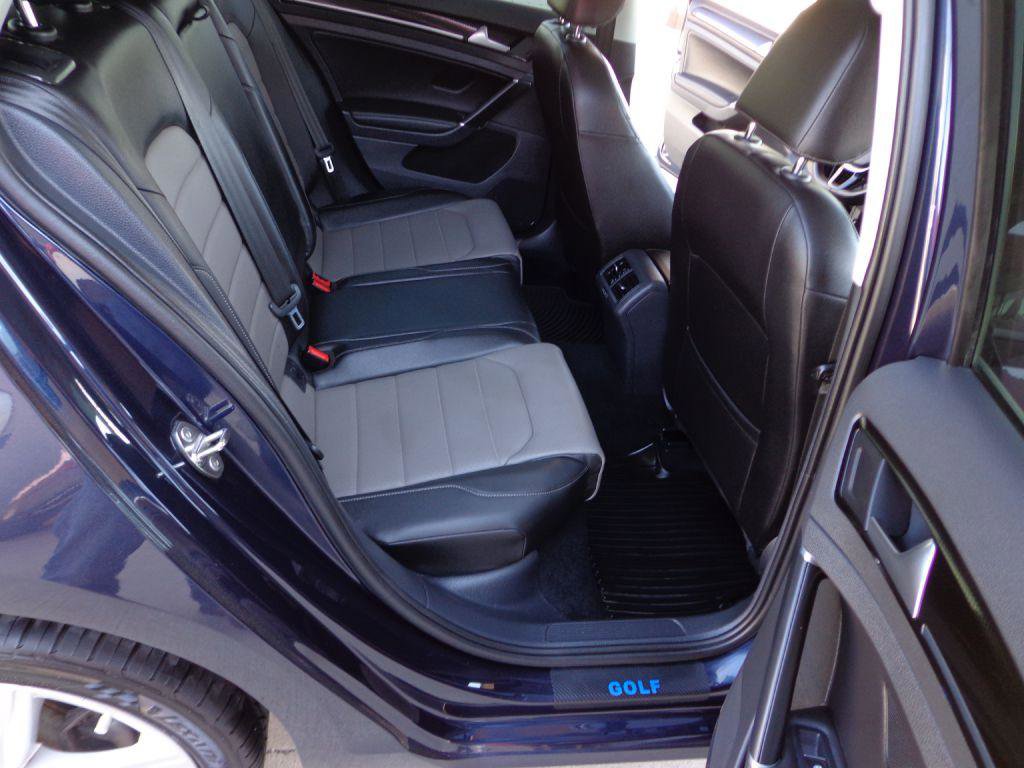 Used 2017 Volkswagen Golf 4-Door image 19