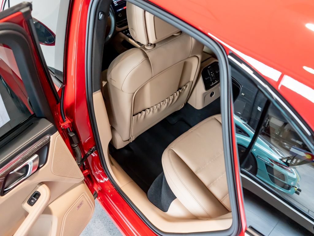 Certified 2025 Porsche Macan GTS AWD/4WD image 25