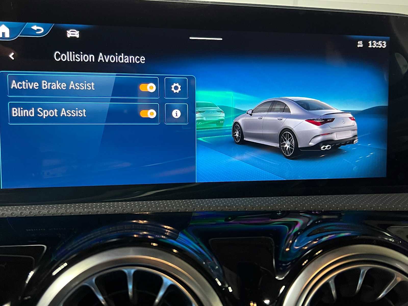 New 2025 Mercedes-Benz CLA 35 AMG 4MATIC image 28