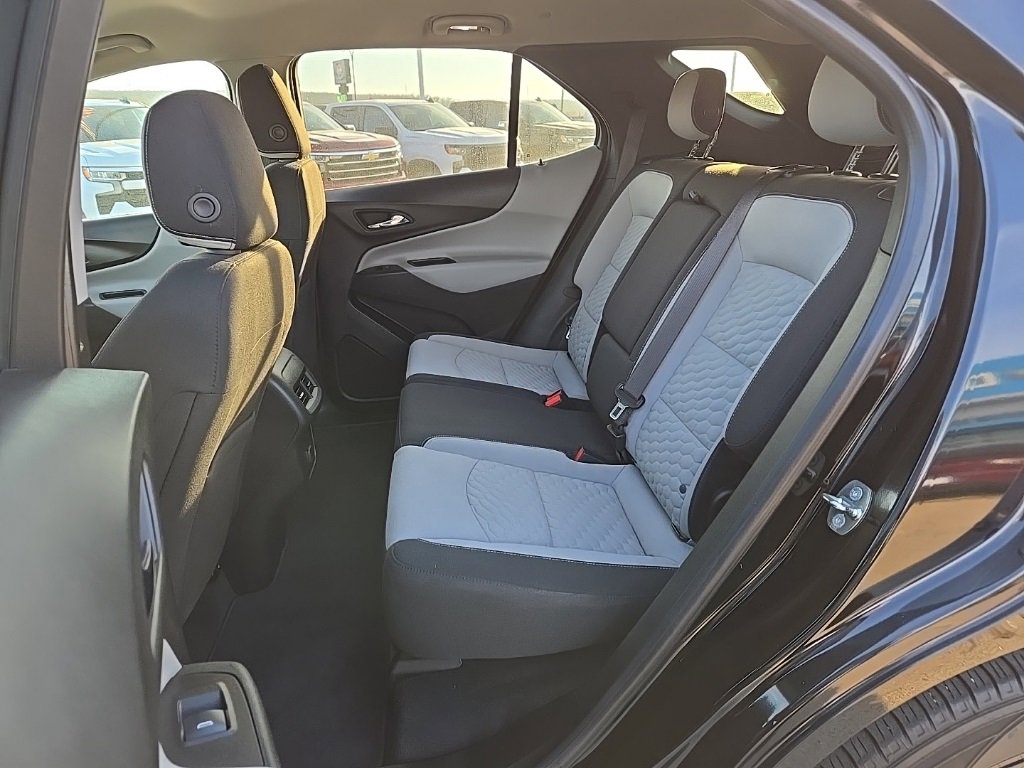 Used 2018 Chevrolet Equinox LT image 20