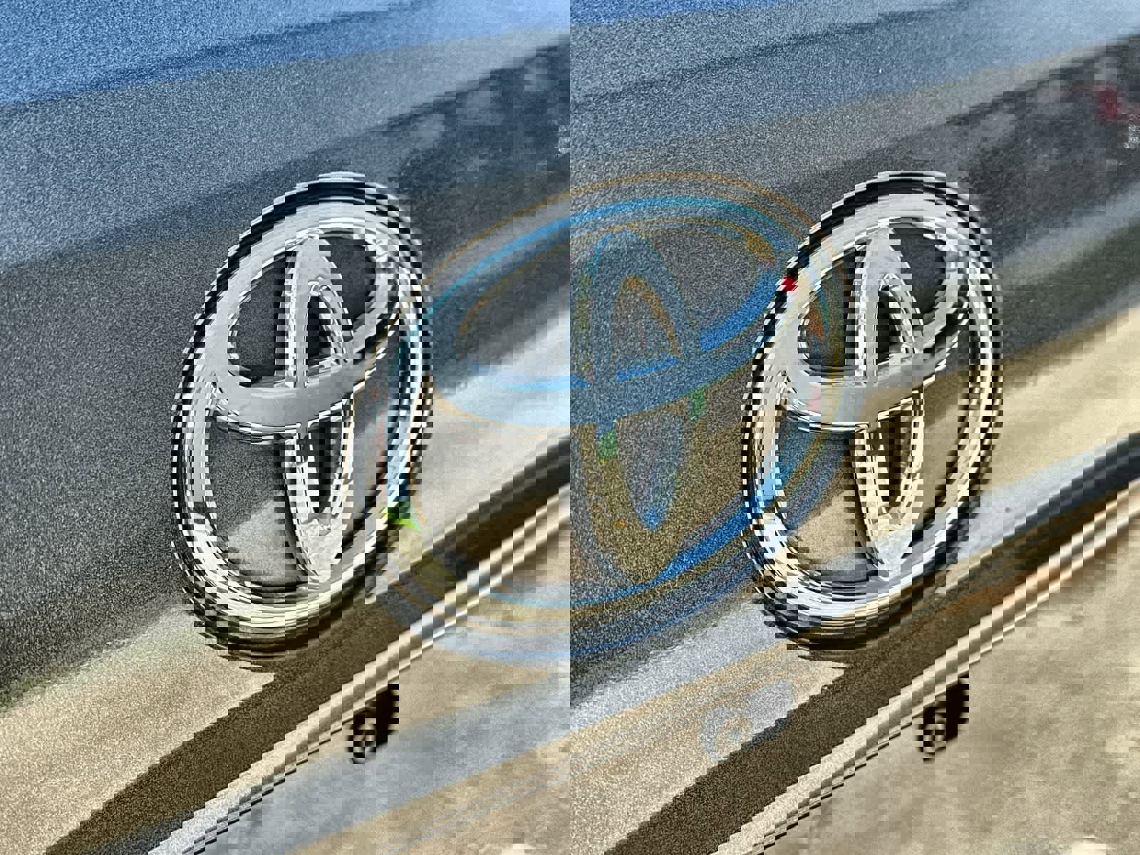 Used 2022 Toyota Highlander L image 16