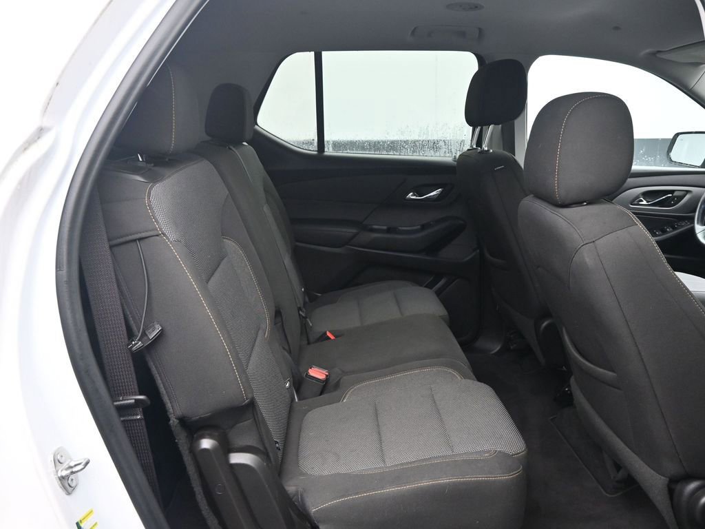 Used 2021 Chevrolet Traverse LT image 17