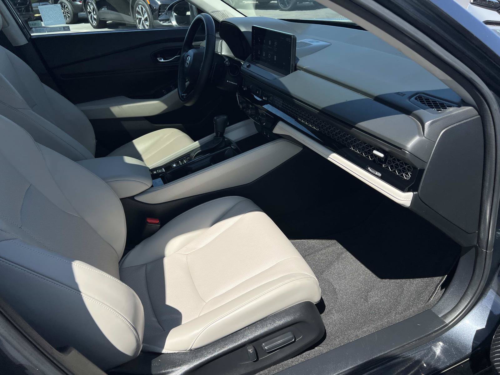 Used 2023 Honda Accord EX-L image 29