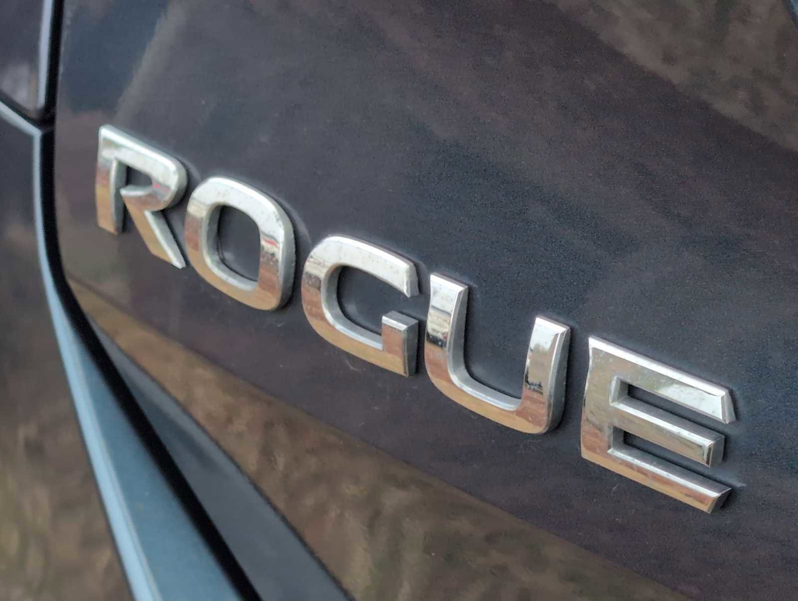 Used 2014 Nissan Rogue S w/ S Family Package image 13