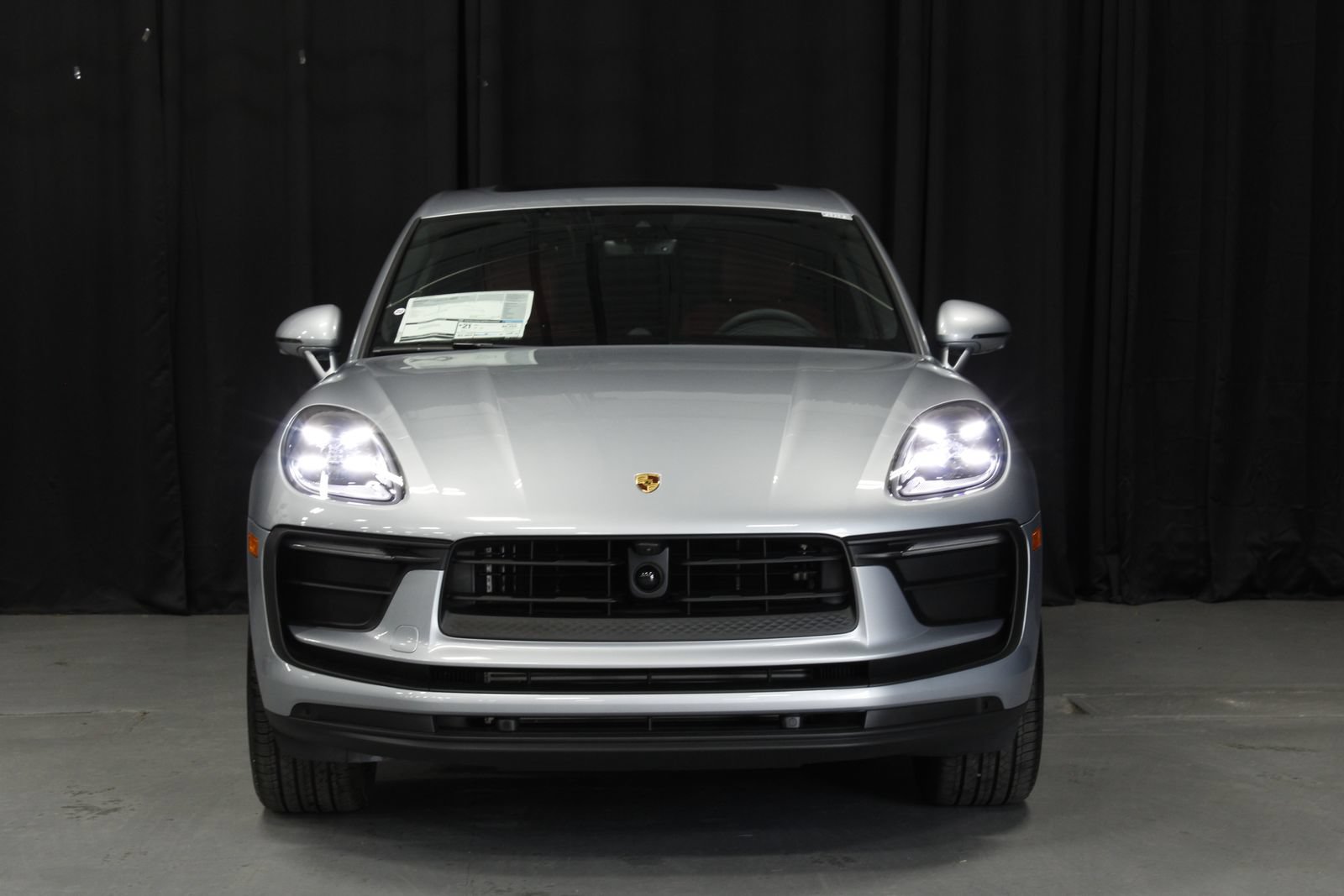 New 2026 Porsche Macan AWD/4WD image 10