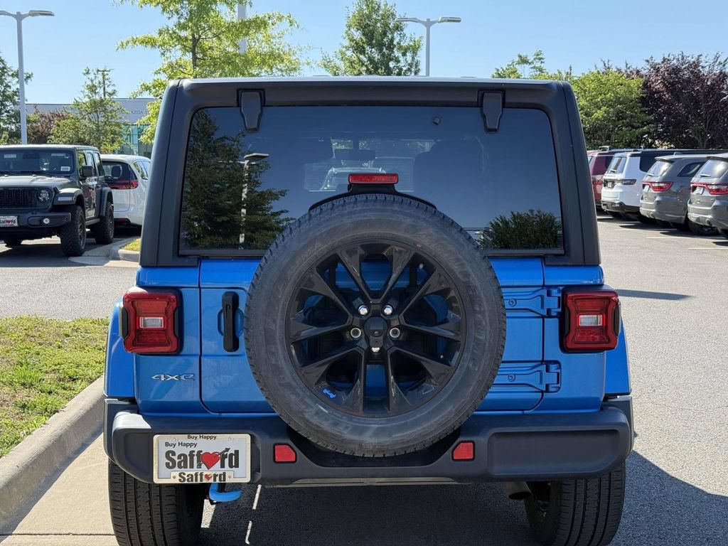 Used 2023 Jeep Wrangler Unlimited Sahara w/ Cold Weather Group AWD/4WD image 11
