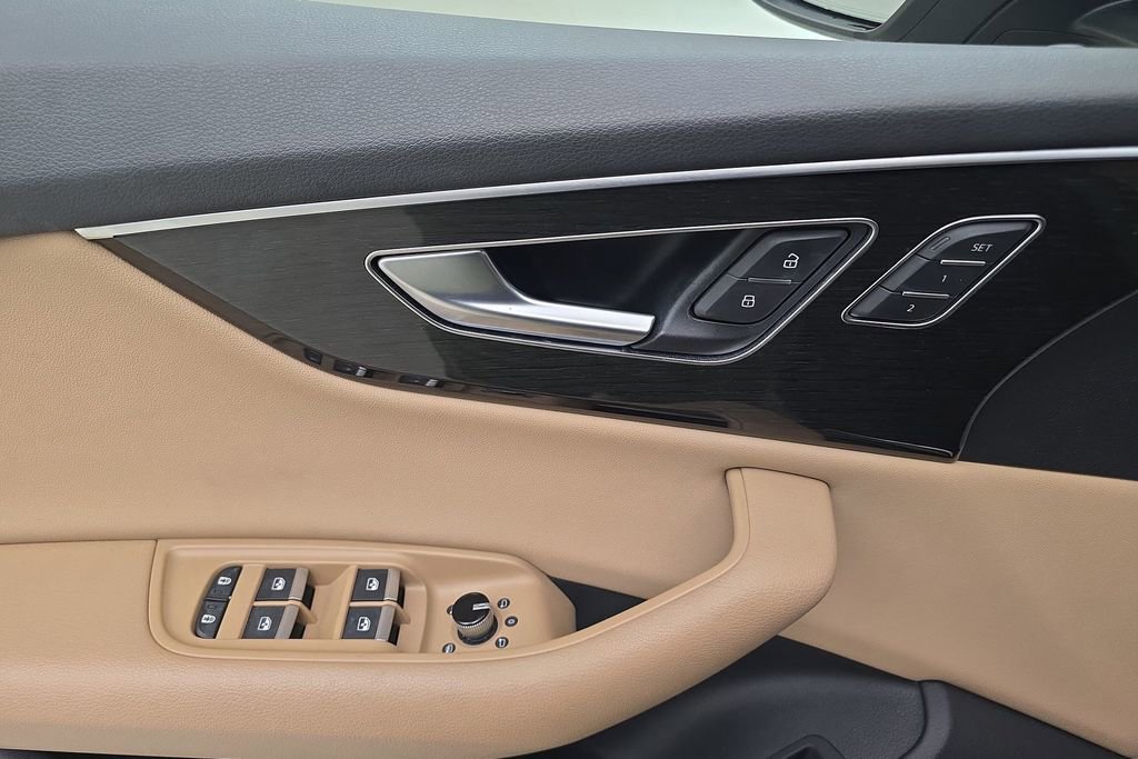 Used 2021 Audi Q8 Premium Plus AWD/4WD image 14