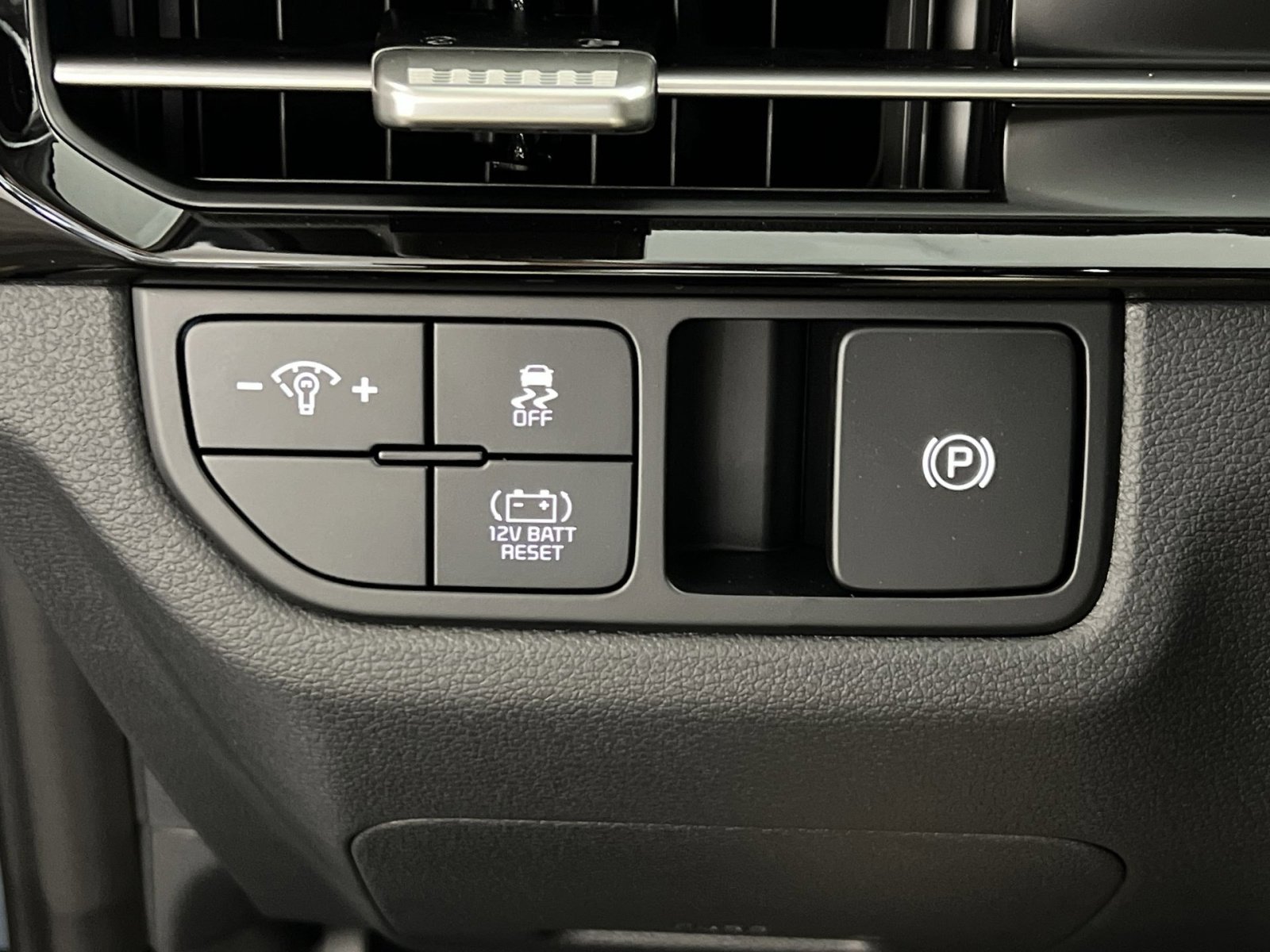 New 2026 Kia Sportage S image 33